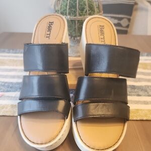Born Mallorie Black Wedge Sandals